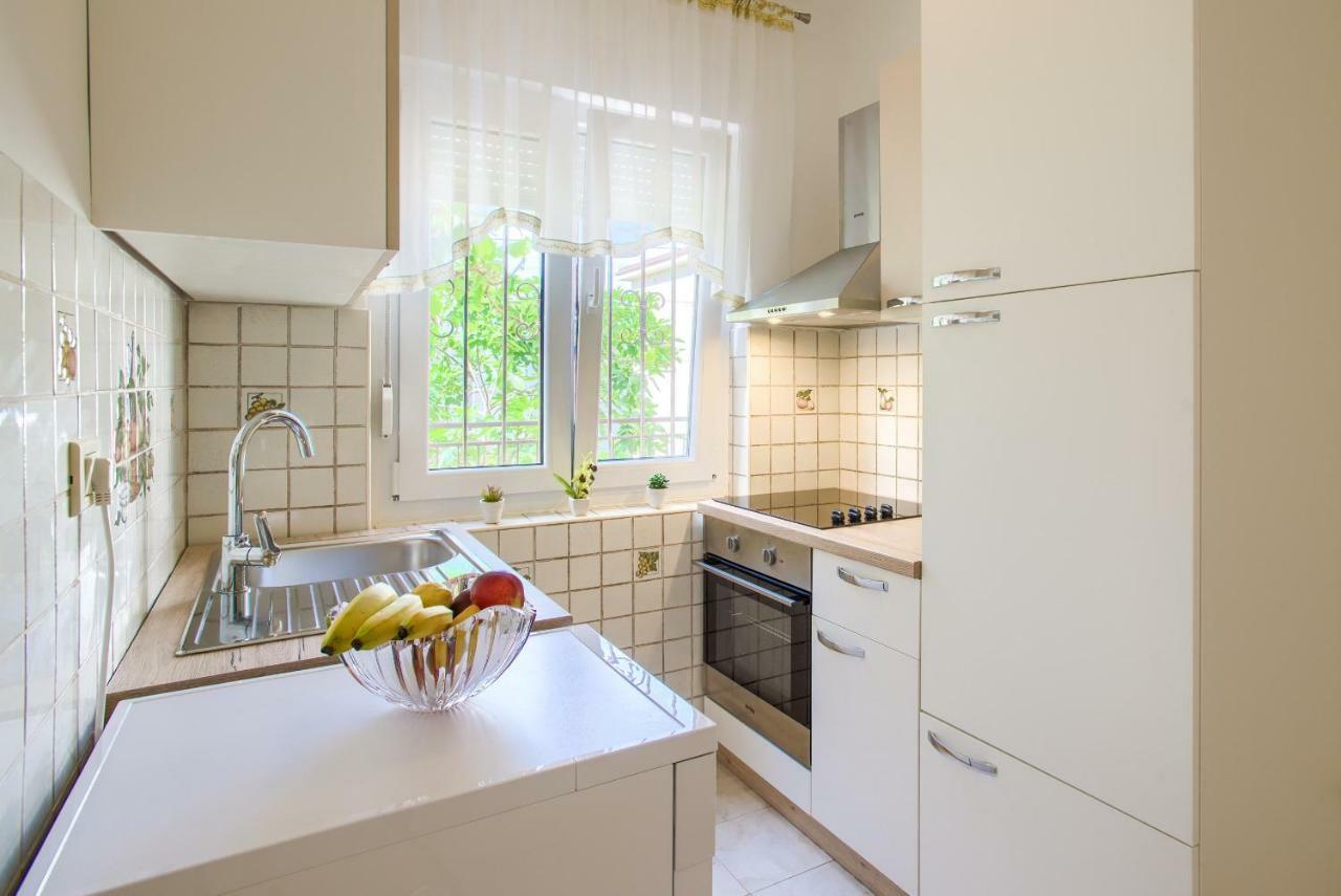 Apartman Paola พูลา ภายนอก รูปภาพ